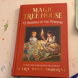 Magic Tree House: Mummies in the Morning Book